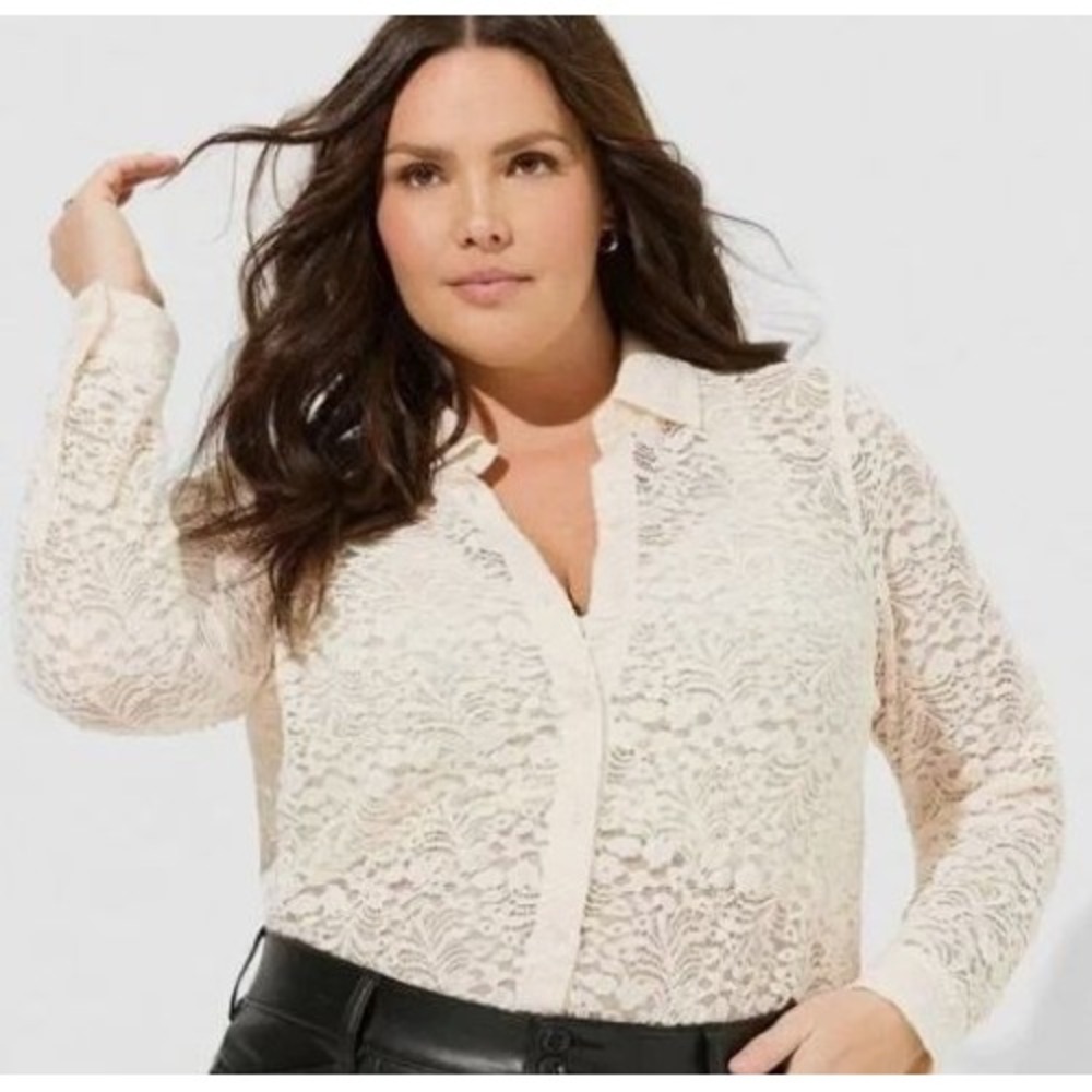Torrid Size 3 US 3X Shirt Dew Cream Lizzie Chenille Lace Button Up Long Sleeves